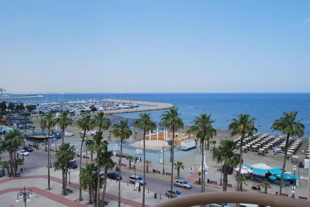 Apartment,Near The Beach Pinikoudes Ларнака Екстериор снимка