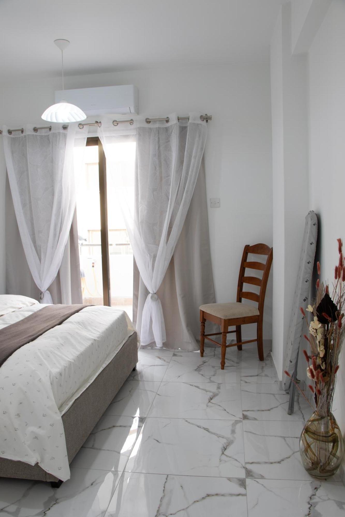 Apartment,Near The Beach Pinikoudes Ларнака Екстериор снимка